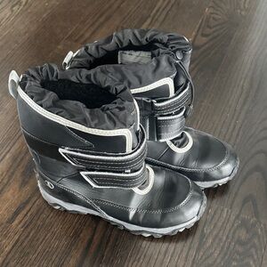 Lands’ End Black Kids Winter Boots size 4